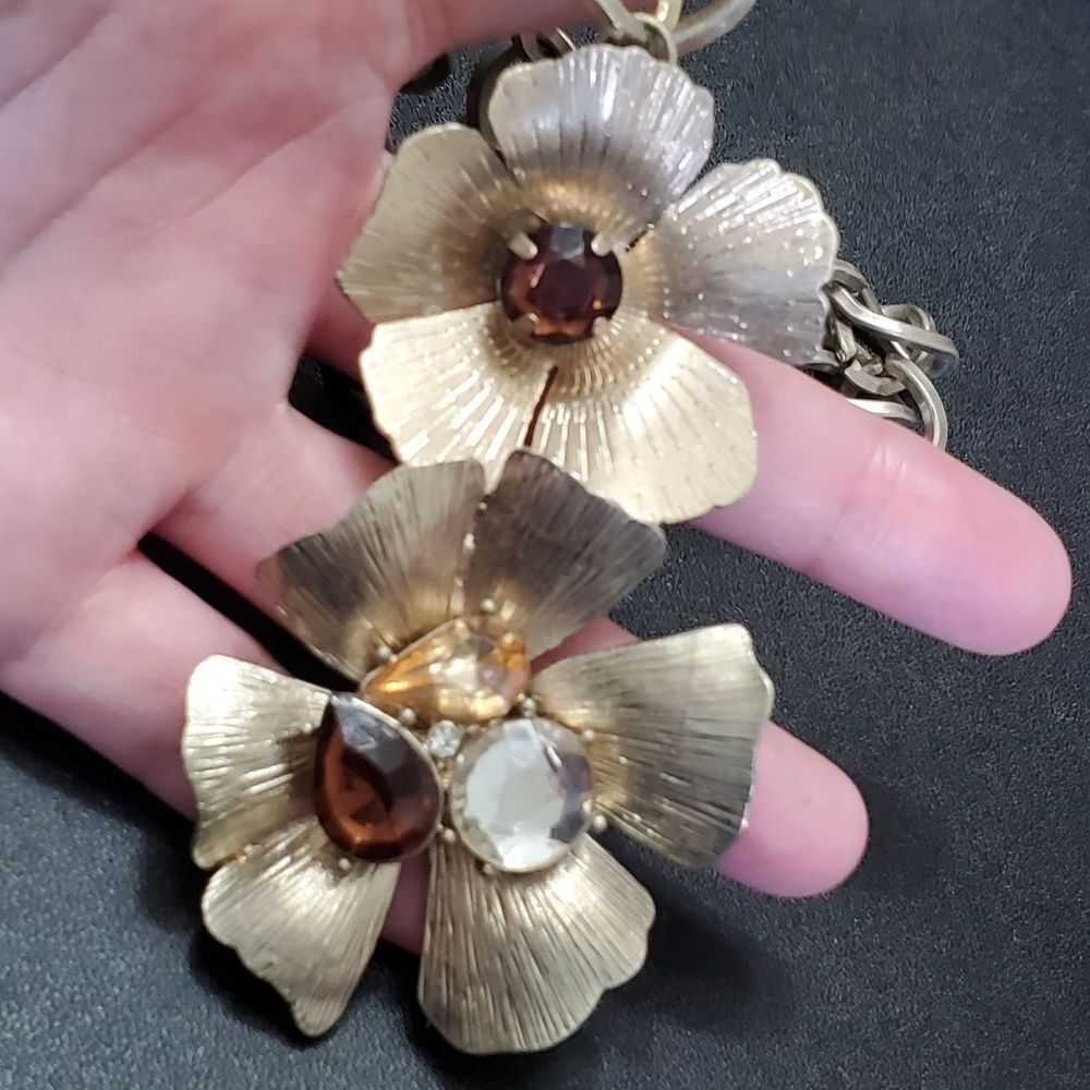 Vintage gold tone flower necklace 24-26.5" statement